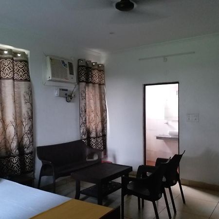 Krishna Hansraj Hotel Una  Екстер'єр фото