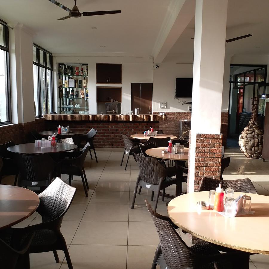 Krishna Hansraj Hotel Una  Екстер'єр фото